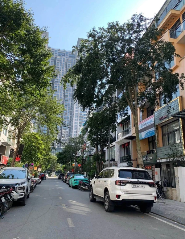 Bán tòa CHDV 96 căn, 10 tầng, 302m², MT 16m, Cầu Giấy