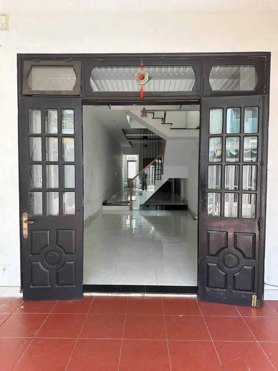 Cho thuê nhà 3 tầng 100m² 5 phòng Lê Trọng Tấn - Ảnh 1