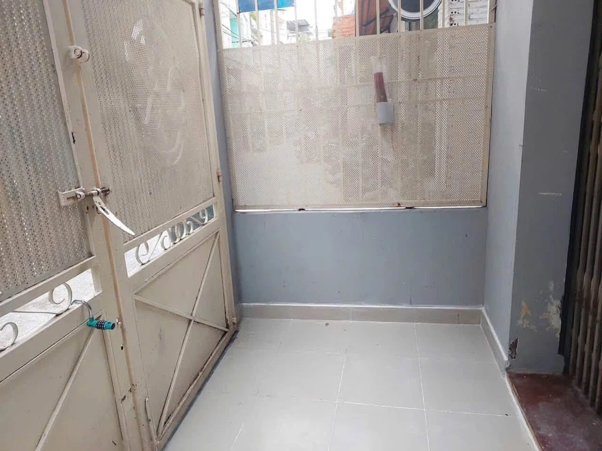 Cho thuê nhà 4.2x12m 3PN đường Lạc Long Quân, Tân Bình, giá 10 triệu/tháng - Ảnh thu nhỏ 4