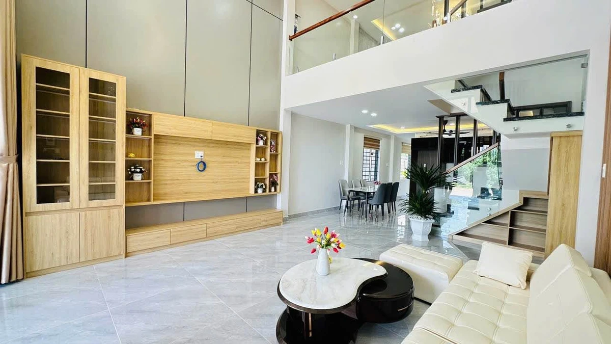Bán nhà 1 trệt 2 lầu sân vườn 100m2, 3PN, hẻm 347 Phạm Văn Đồng, Gò Vấp - Ảnh thu nhỏ 3