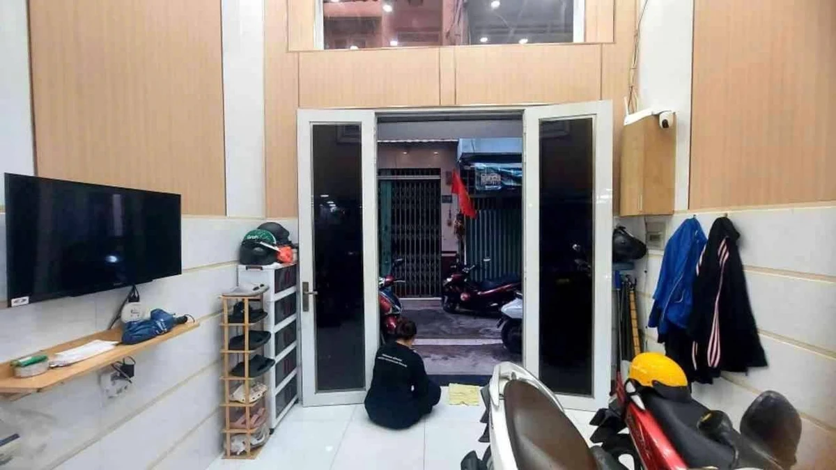 Bán nhà 1 trệt 1 lửng 1 lầu 3,5x7,5m đường Lạc Long Quân, Quận 11, giá 4,65 tỷ - Ảnh thu nhỏ 2