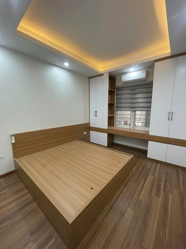 Bán nhà 5 tầng 40m² khu Văn Quán hơn 8 tỷ