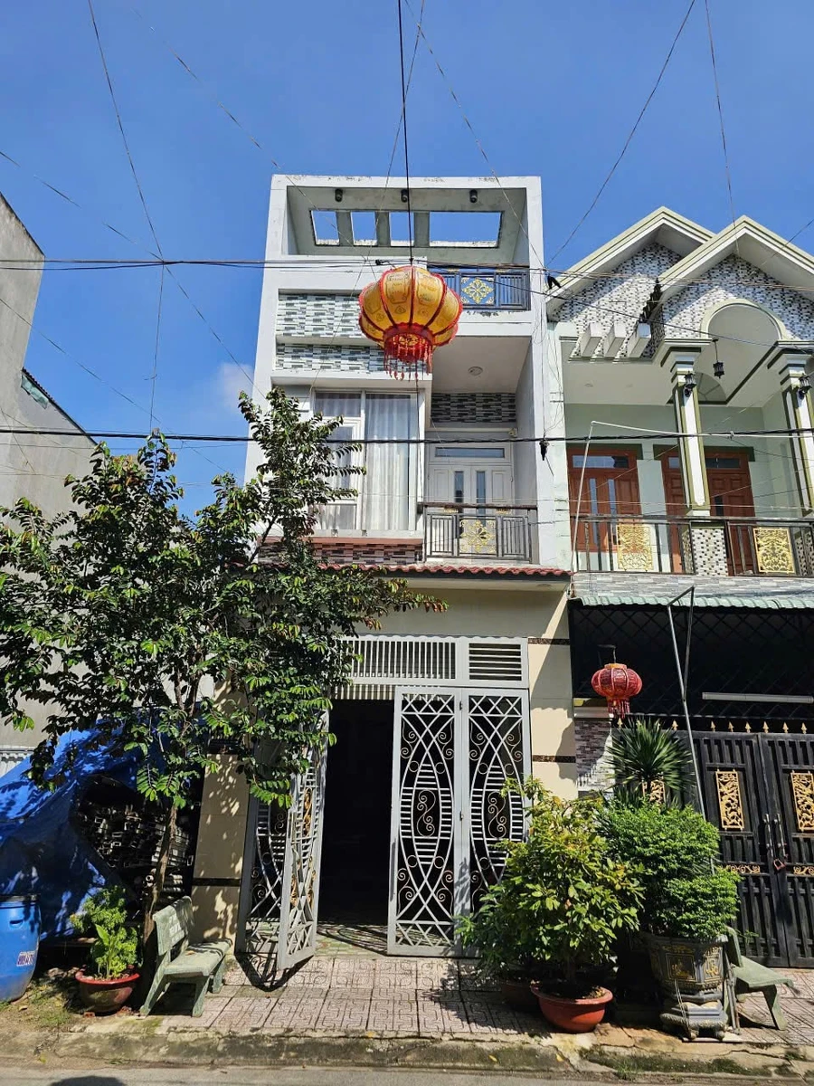 Bán nhà 1 trệt 1 lầu 69m2 gần chợ Bình Thuận 2, Thuận An - Ảnh 1
