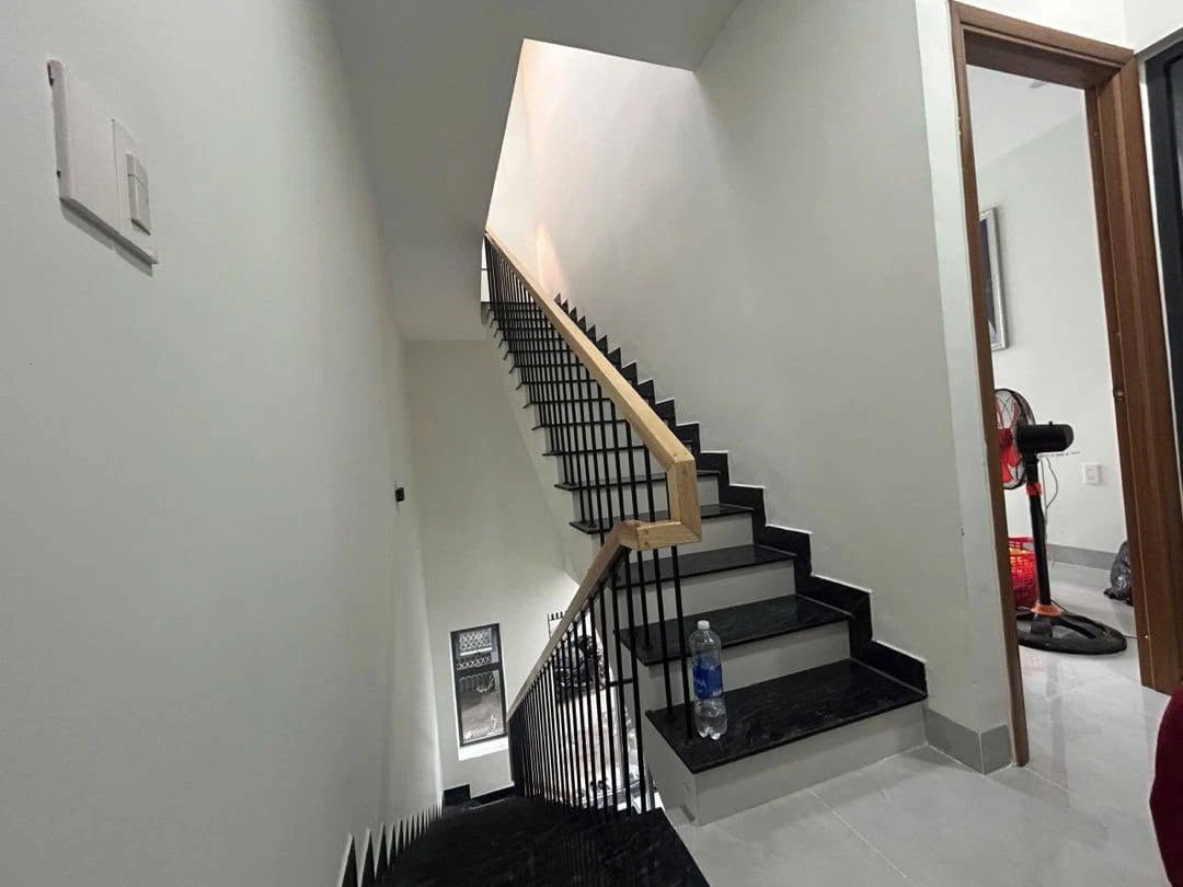 Bán nhà kiệt ô tô 3 tầng 50m² Núi Thành Quận 1 - Ảnh thu nhỏ 2