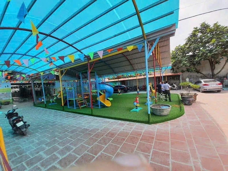 Bán trường mầm non mặt tiền Liên Huyện Dĩ An 1.589m²