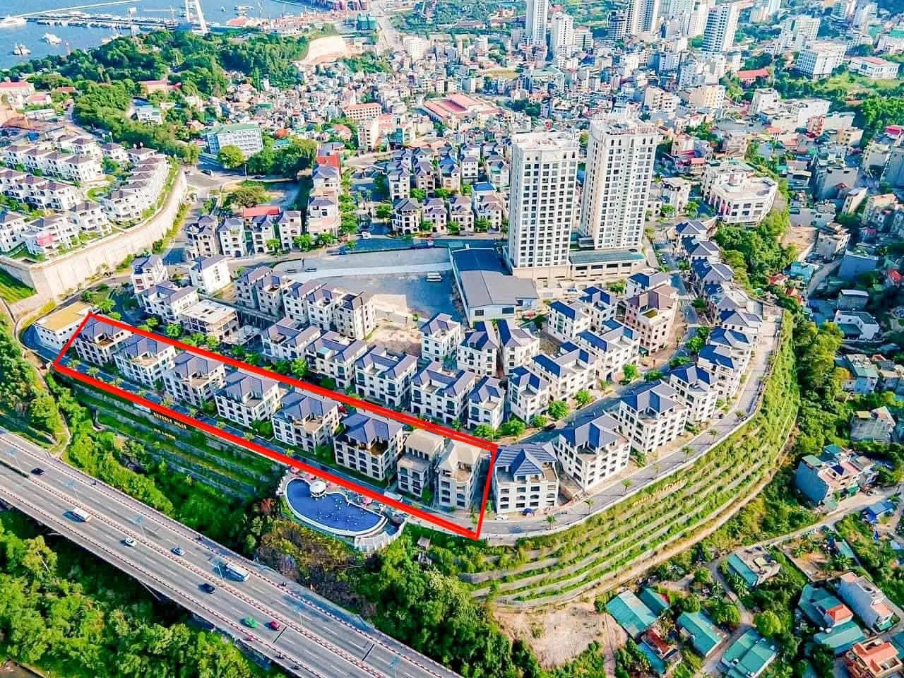 Bán biệt thự Beverly Hills Hạ Long 300m2, view biển - Ảnh 1