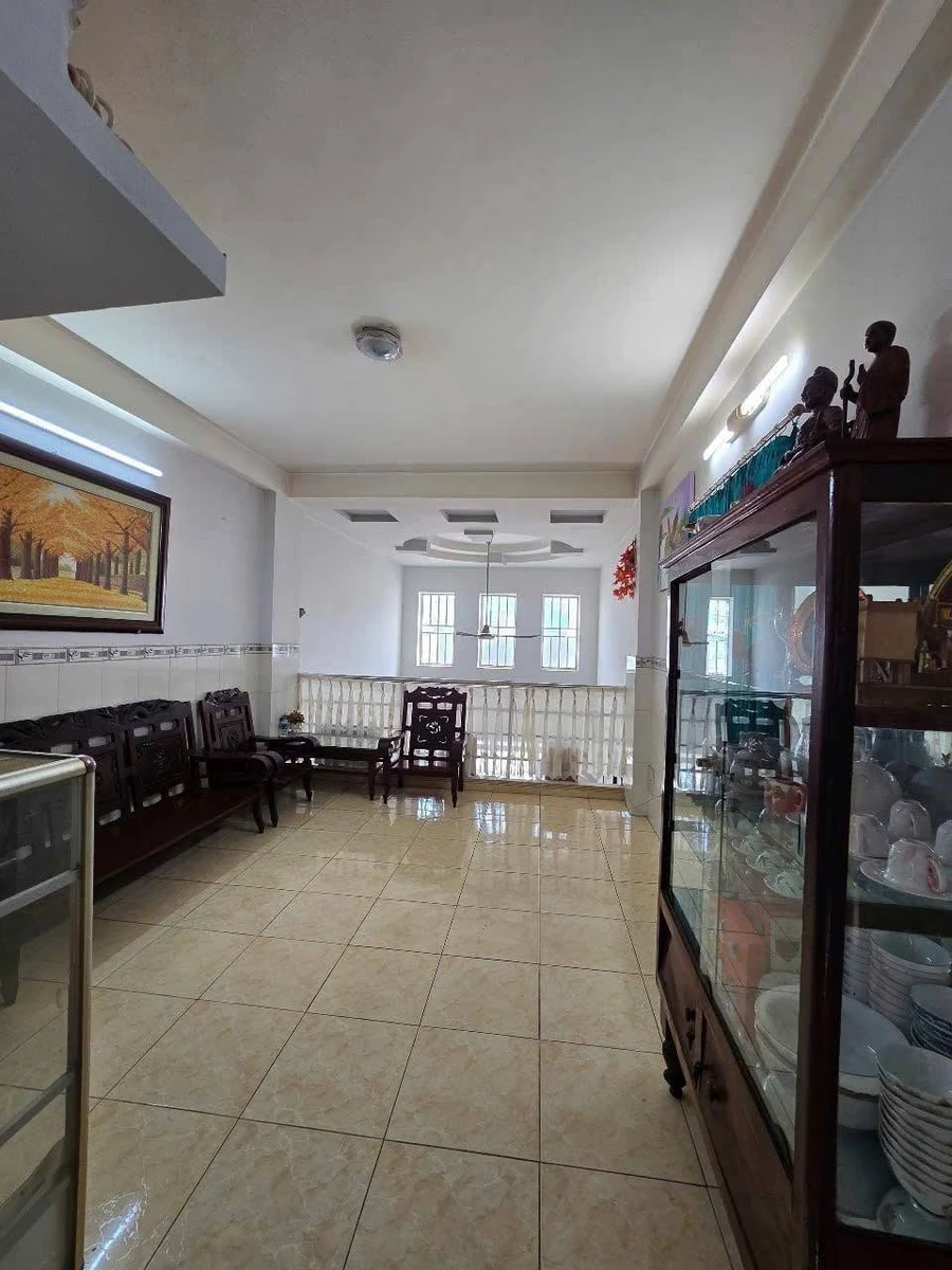 Bán nhà mặt tiền 4 tầng Hàn Hải Nguyên Q.11, 71.4m² 13.8 tỷ - Ảnh thu nhỏ 3
