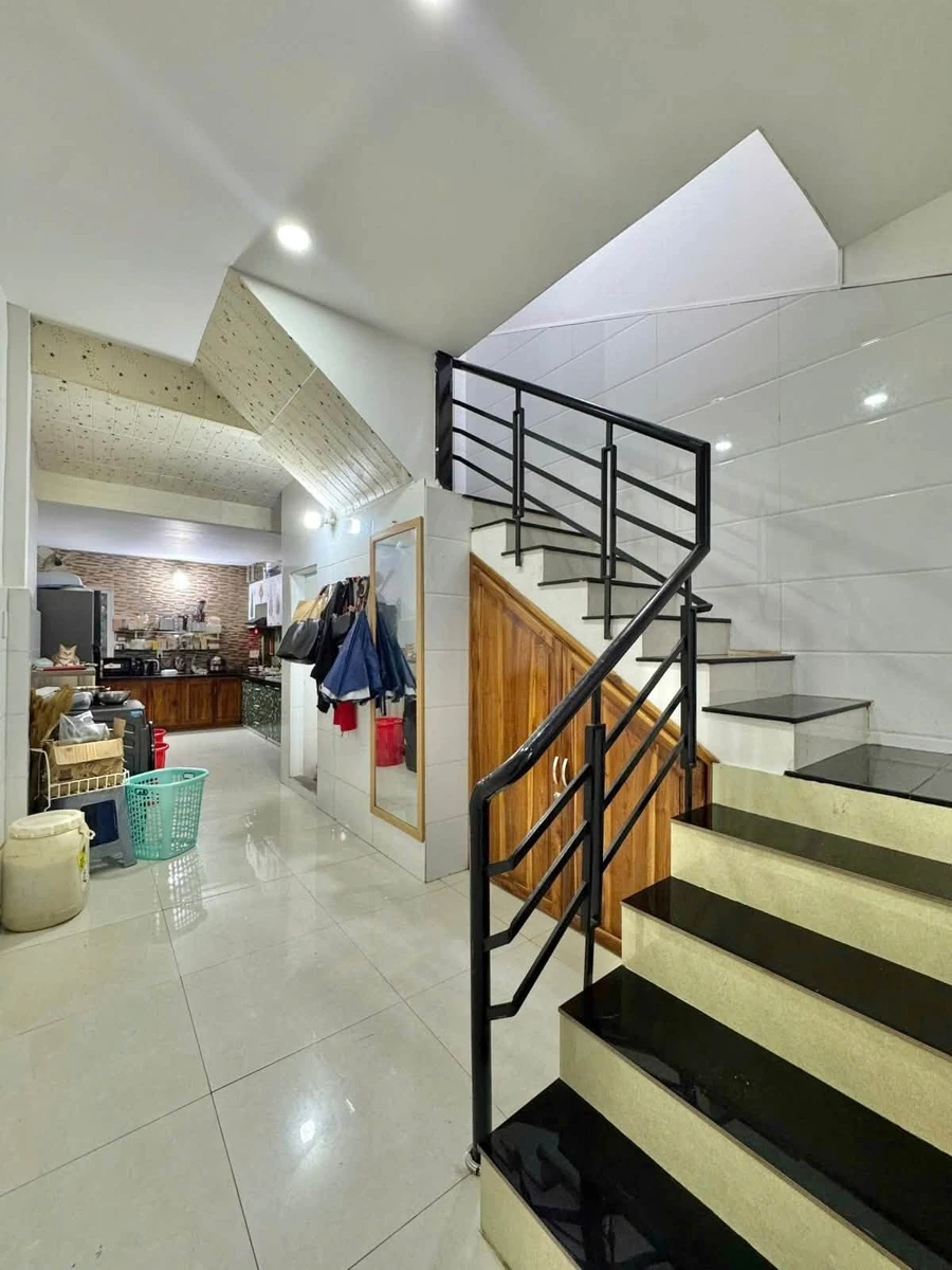 Bán nhà hẻm 3m đường Lê Hồng Phong, Quận 10, 52m2, 2 tầng, giá 8,3 tỷ - Ảnh thu nhỏ 4