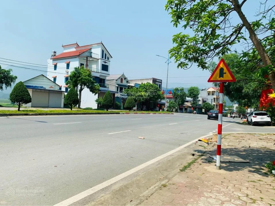 Gia đình cần bán gần 1.000m2 đất giá hơn 1tr/m2, ô tô tránh, mặt tiền 27,27m Bình Lư, Tam Đường - Ảnh thu nhỏ 2