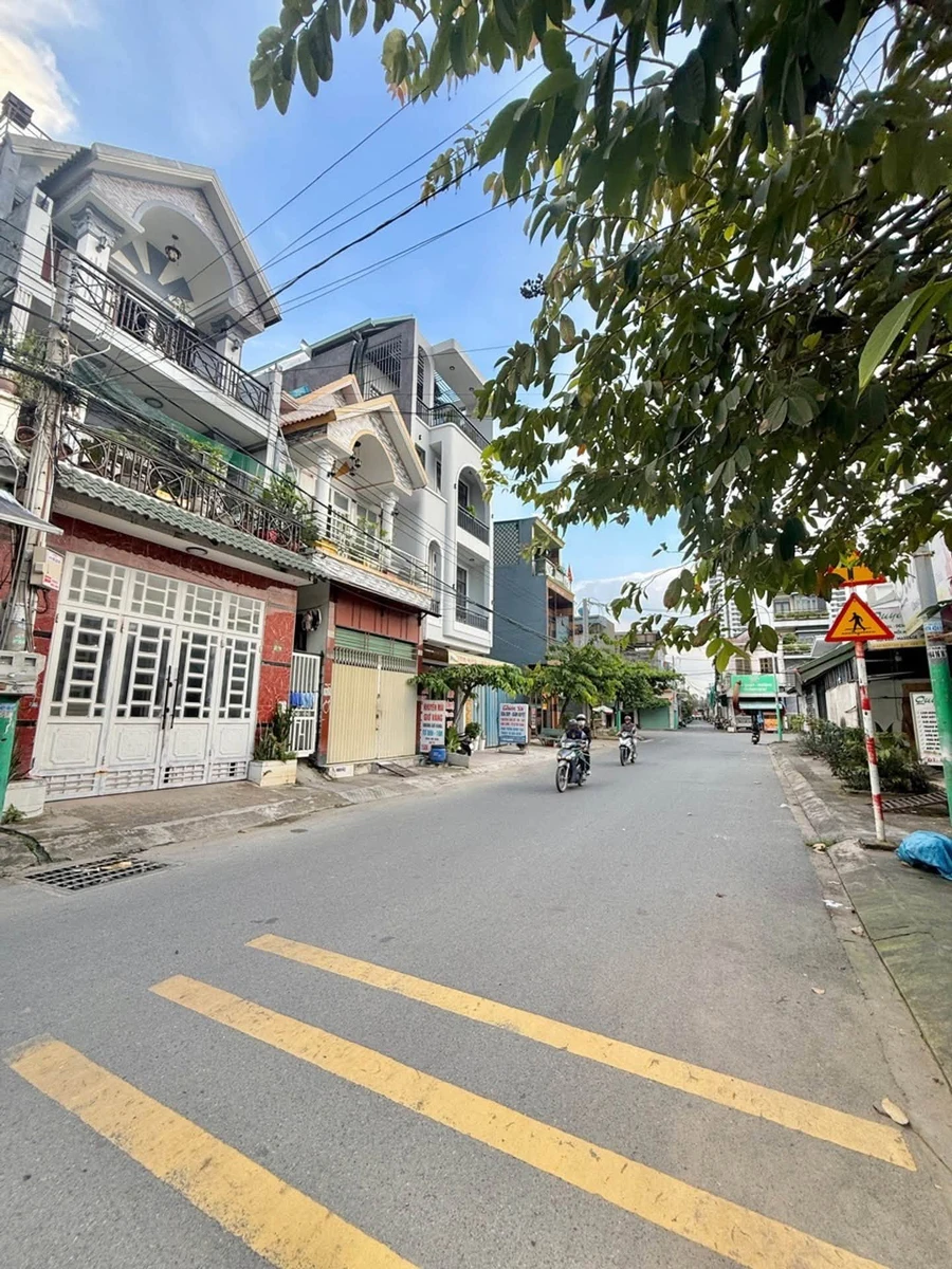 Bán nhà 2 tầng 64 m² 4 phòng ngủ Dĩ An - Ảnh 1
