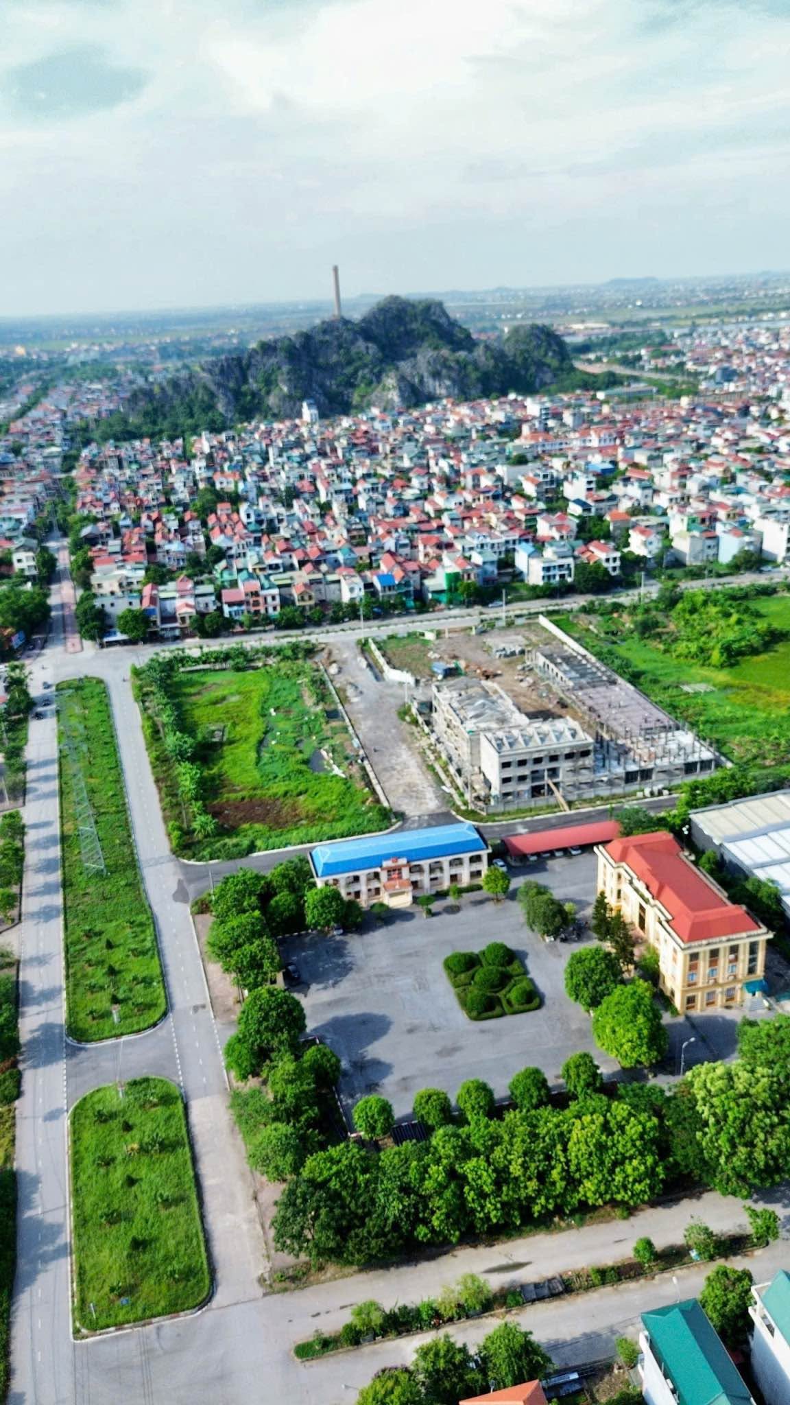 Bán lô góc 169m2 Bình Tân giá 7 tỷ