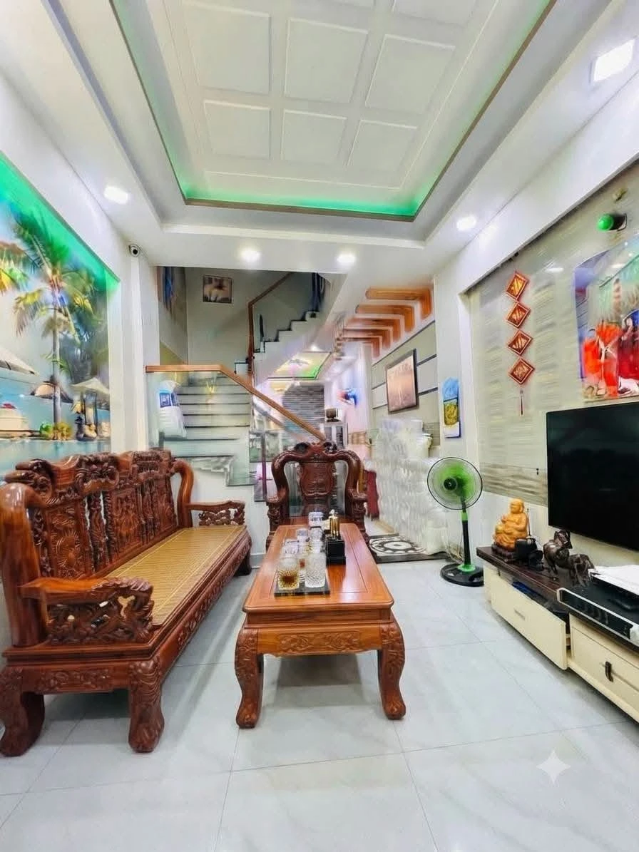 Bán nhà mặt tiền Lê Quốc Trinh 3 tầng 68m2 gần Aeon Mall Tân Phú, giá 10,8 tỷ - Ảnh 1