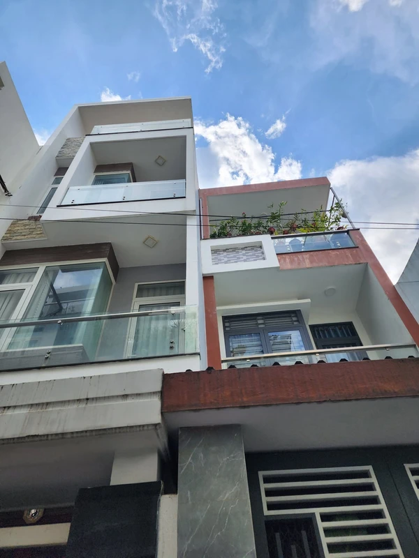 Bán nhà 3 tầng 66m2 đường Võ Văn Dũng Quy Nhơn