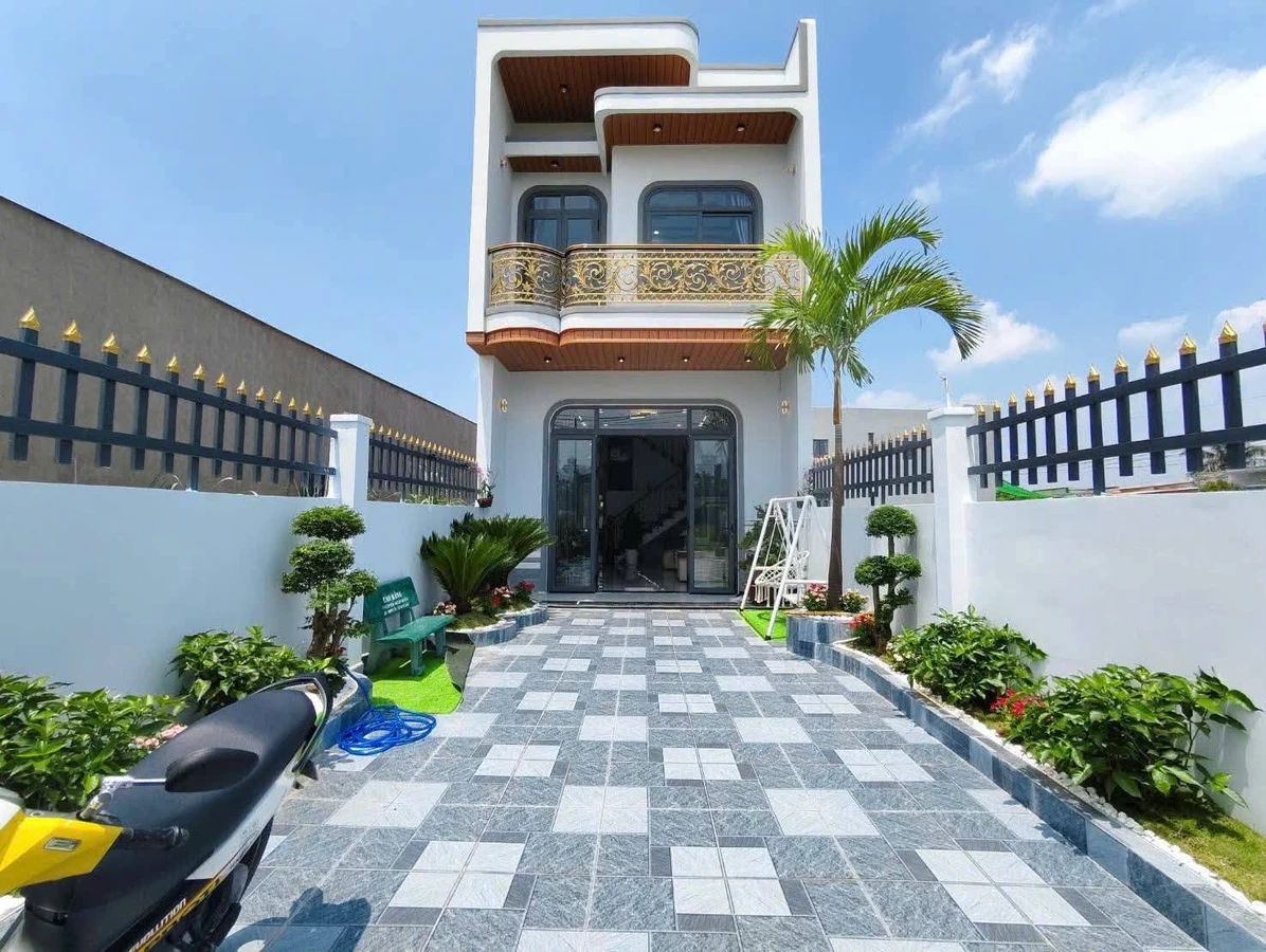 Bán nhà sân vườn 4PN 185m² Đức Hòa Long An - Ảnh thu nhỏ 2