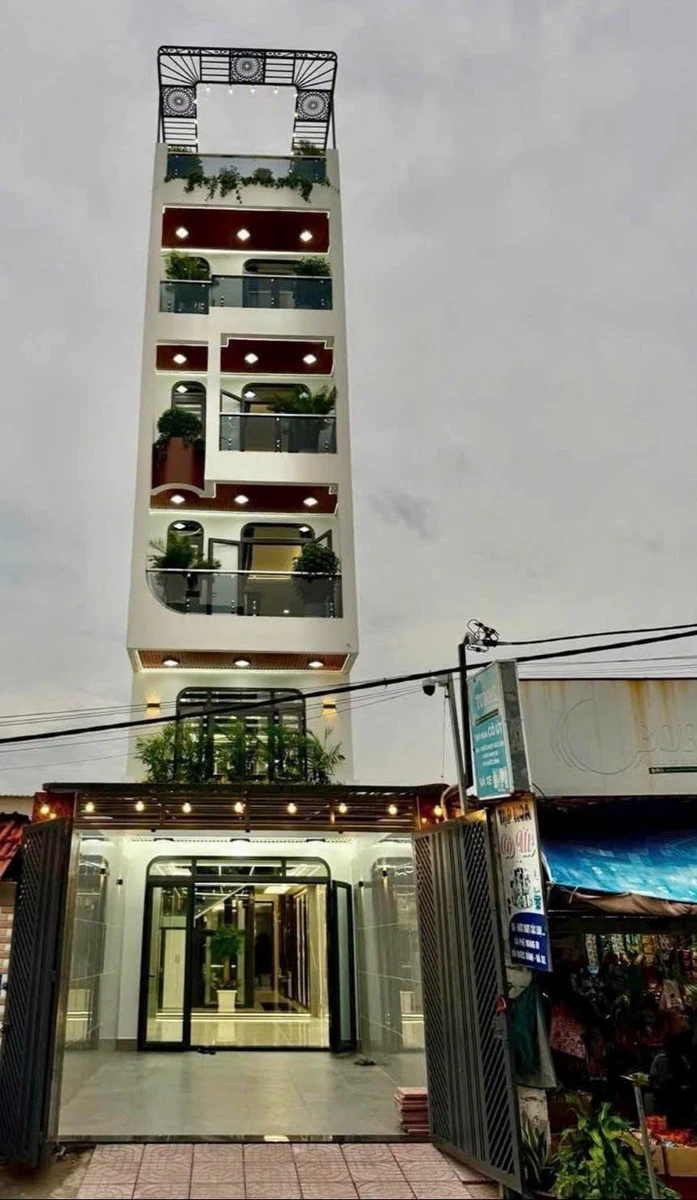 Bán nhà mặt tiền kinh doanh Thạnh Xuân 22, thang máy, 112m2, 8,95 tỷ, Quận 12 - Ảnh 1