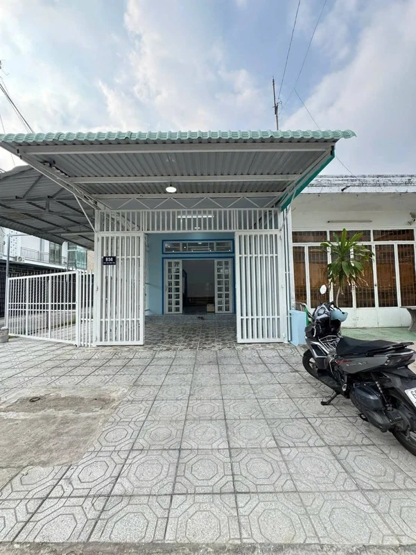 Bán nhà góc 2 mặt tiền đường Ngọc Hân Công Chúa, 97,88m2, 2 tỷ 700 triệu, Rạch Giá