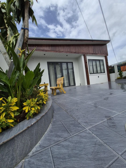 Bán nhà 2 mặt tiền đẹp hiện đại sân ô tô gần chợ, trường học Bình Nghị giá 2tỷ300 - Ảnh thu nhỏ 2