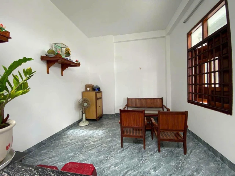Bán nhà 2.5 tầng 57m2 đường Nguyễn Công Trứ Tuy Hoà