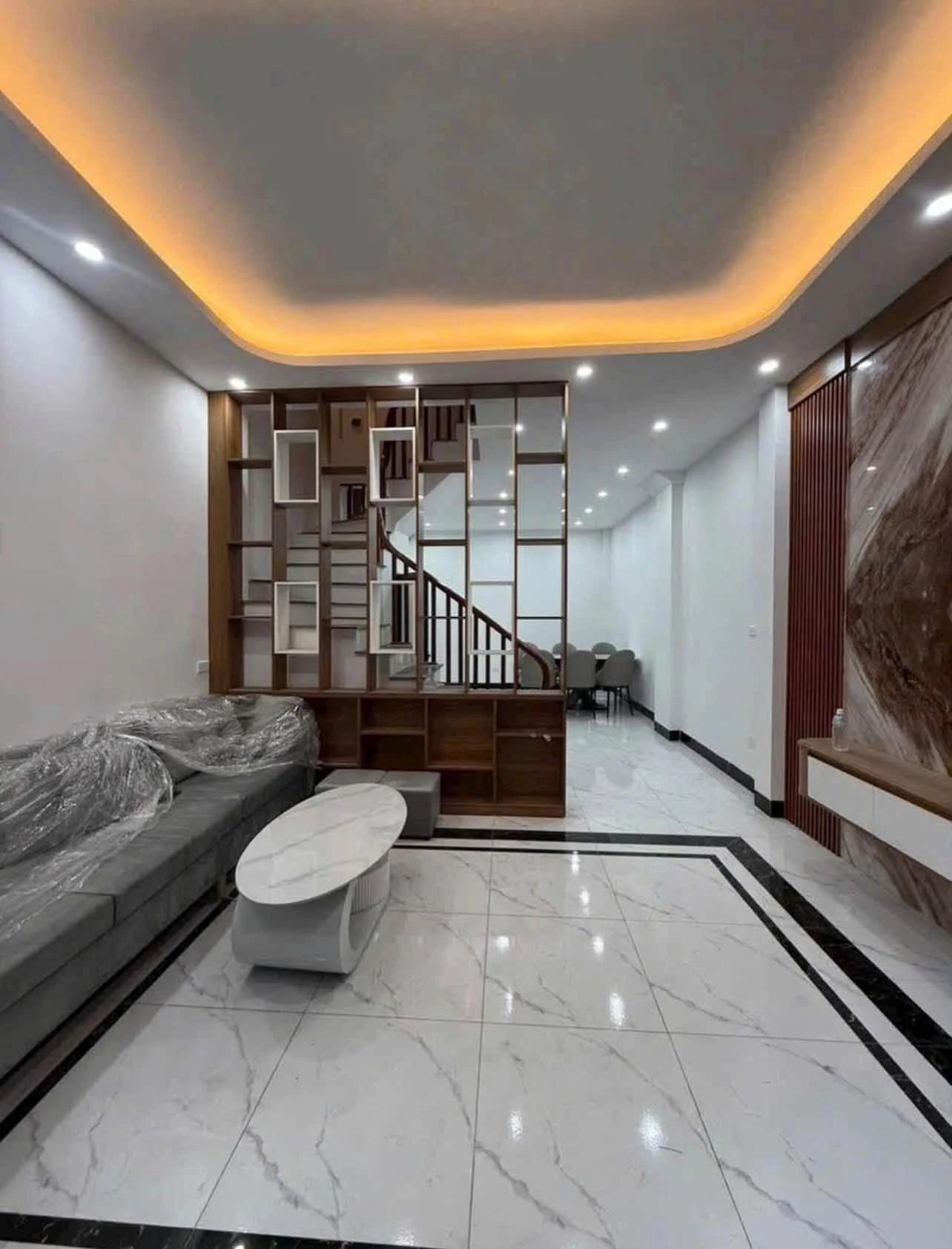 Bán nhà Nguyễn Văn Linh 75m2, 3,1 tỷ, 4 tầng, ô tô vào - Ảnh 1