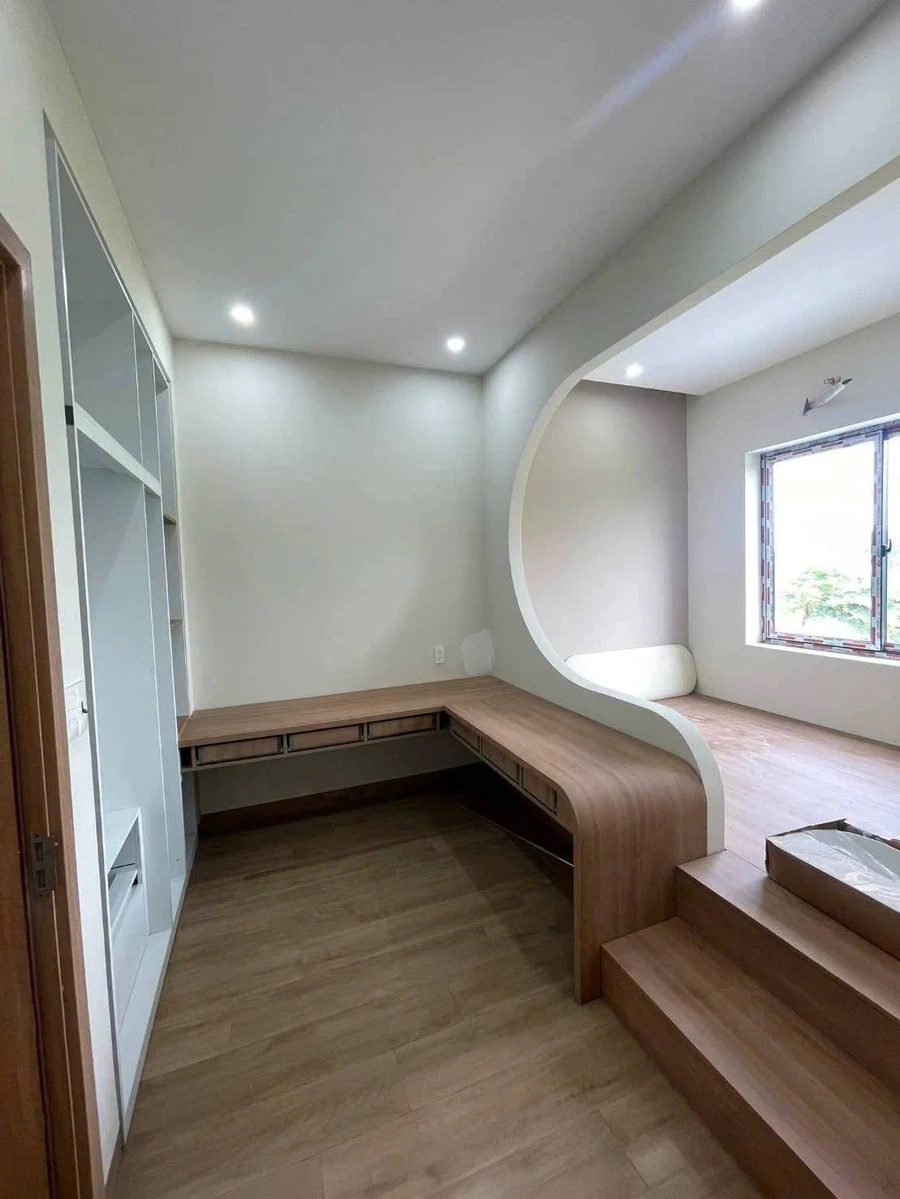 Bán nhà 1 trệt 1 lầu 1 tum 4,5x19m, 3PN, KDC Hoàn Cầu, Phước Hưng, TP Bà Rịa, giá 4,45 tỷ - Ảnh thu nhỏ 5