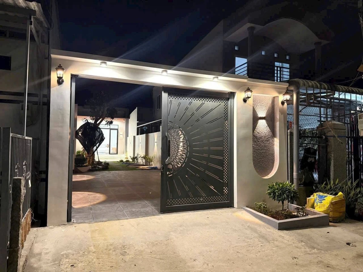 Bán nhà mặt tiền sân vườn 5x60m, 3PN 4WC, Rạch Giá - Ảnh thu nhỏ 2