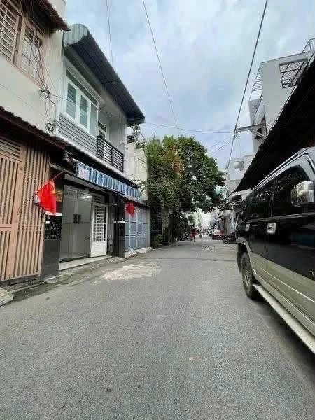 Bán nhà 1 trệt 1 lầu 100m2 đường Trịnh Như Khuê, gần chợ Bình Chánh, giá 1,5 tỷ - Ảnh 1
