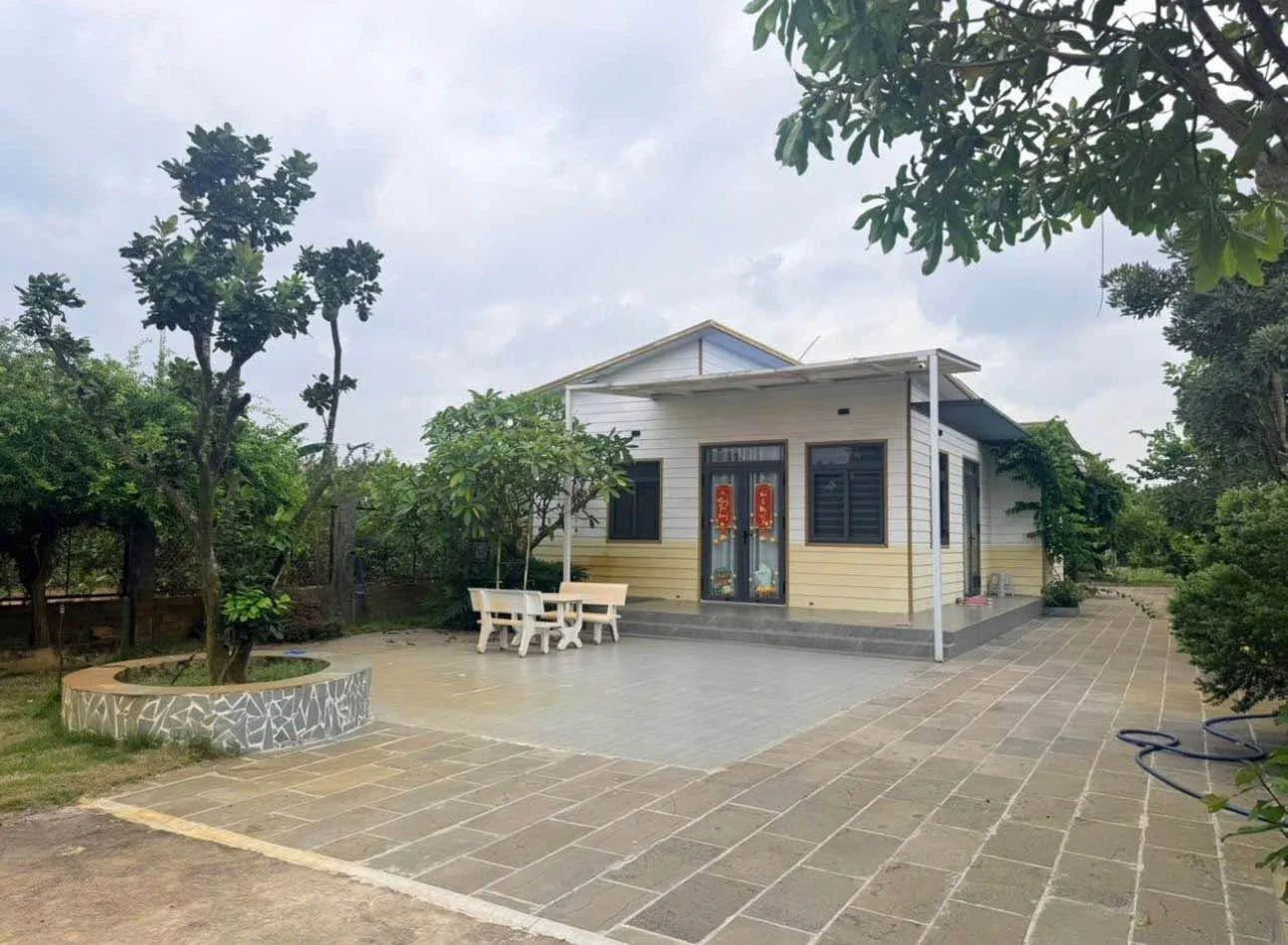Nhà vườn cây ăn trái 3000m2, 300m2 thổ cư, gần QL 13 - Ảnh 1