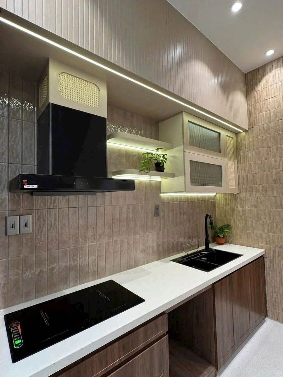 Bán nhà đẹp full nội thất 4x18,95m đường Trần Cừ, khu đô thị Trung Nguyên, Buôn Ma Thuột giá 5,95 tỷ - Ảnh thu nhỏ 3