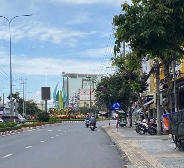 Bán nhà mặt tiền Đại lộ Đồng Khởi Bến Tre 35,4m² 4 tỷ 5 - Ảnh thu nhỏ 2