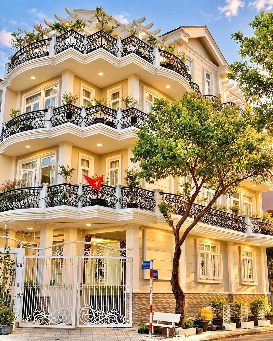 Bán nhà góc 2 mặt tiền 108m² 5 PN Quận 7 - Ảnh thu nhỏ 2