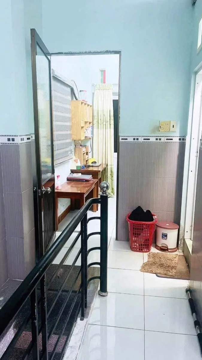 Bán nhà 2,5 tầng 54m2 hẻm Hoàng Văn Thụ, Quy Nhơn, 1,65 tỷ - Ảnh thu nhỏ 2