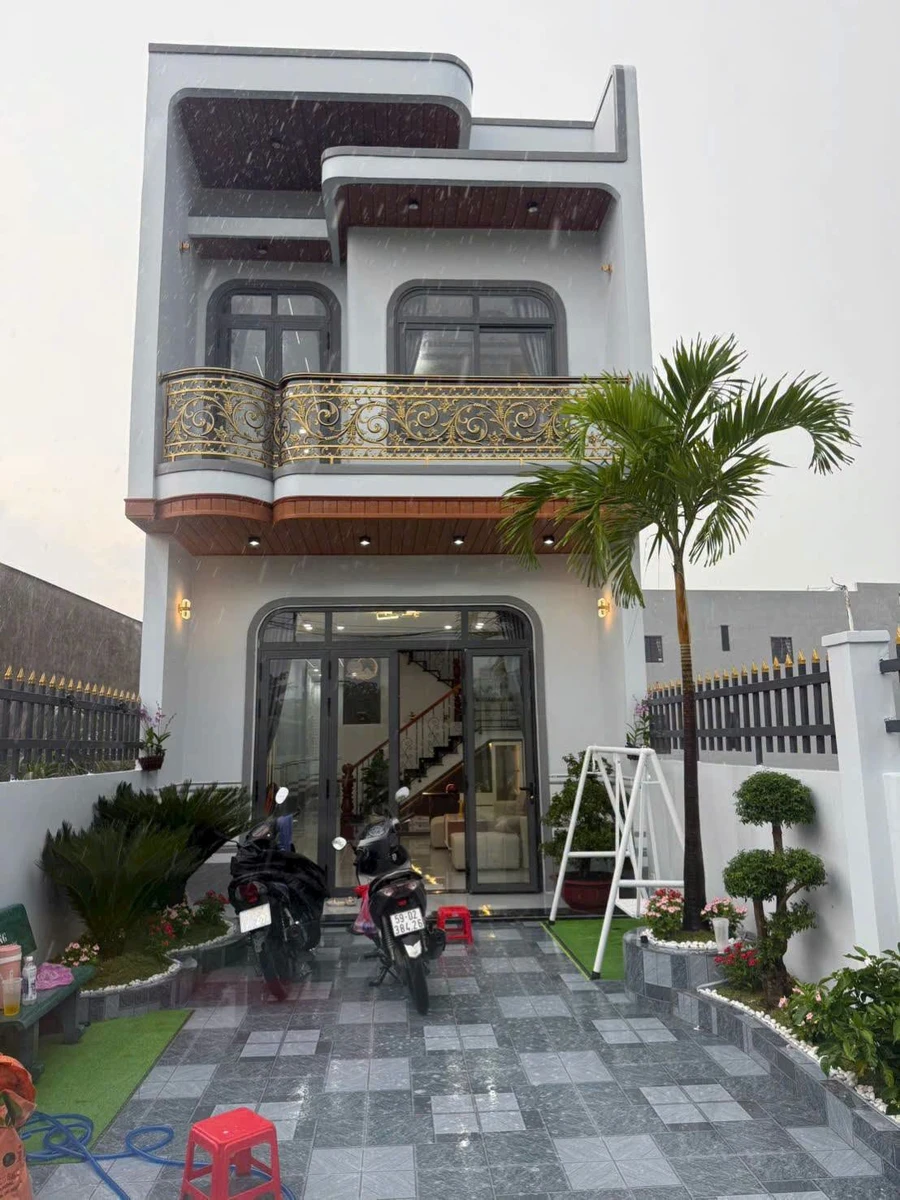 Bán gấp nhà 1 trệt 1 lầu 185m² Mỹ Hạnh Bắc, Đức Hoà - Ảnh 1