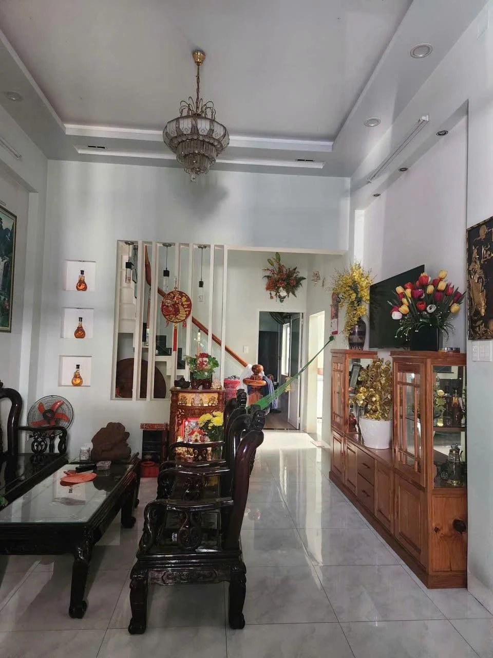 Bán nhà 2 tầng mặt tiền Nguyễn Thị Minh Khai 126m2 - Ảnh 1