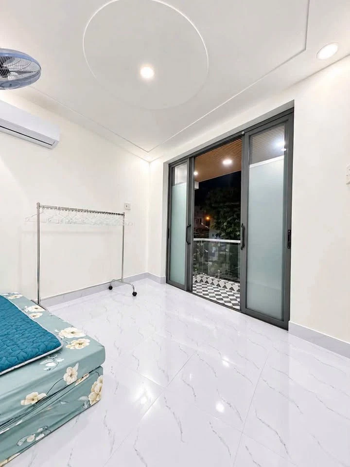 Bán nhà mặt tiền 3 tầng 25m2 khu Bàu Cát, Tân Bình, giá 5,6 tỷ - Ảnh thu nhỏ 3