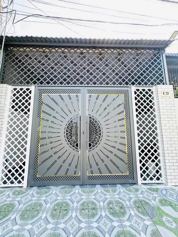 Bán nhà mặt tiền Nguyễn Huy Tưởng, Rạch Giá, An Giang, 100m², 2 PN