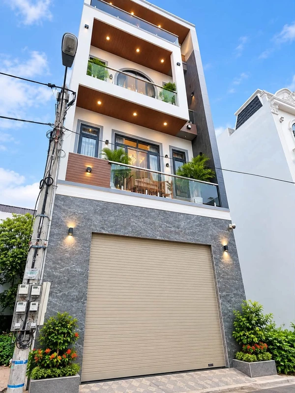 Bán nhà 1 trệt 2 lầu 90m2, 4PN, KDC Hoàng Minh Chánh, Biên Hòa