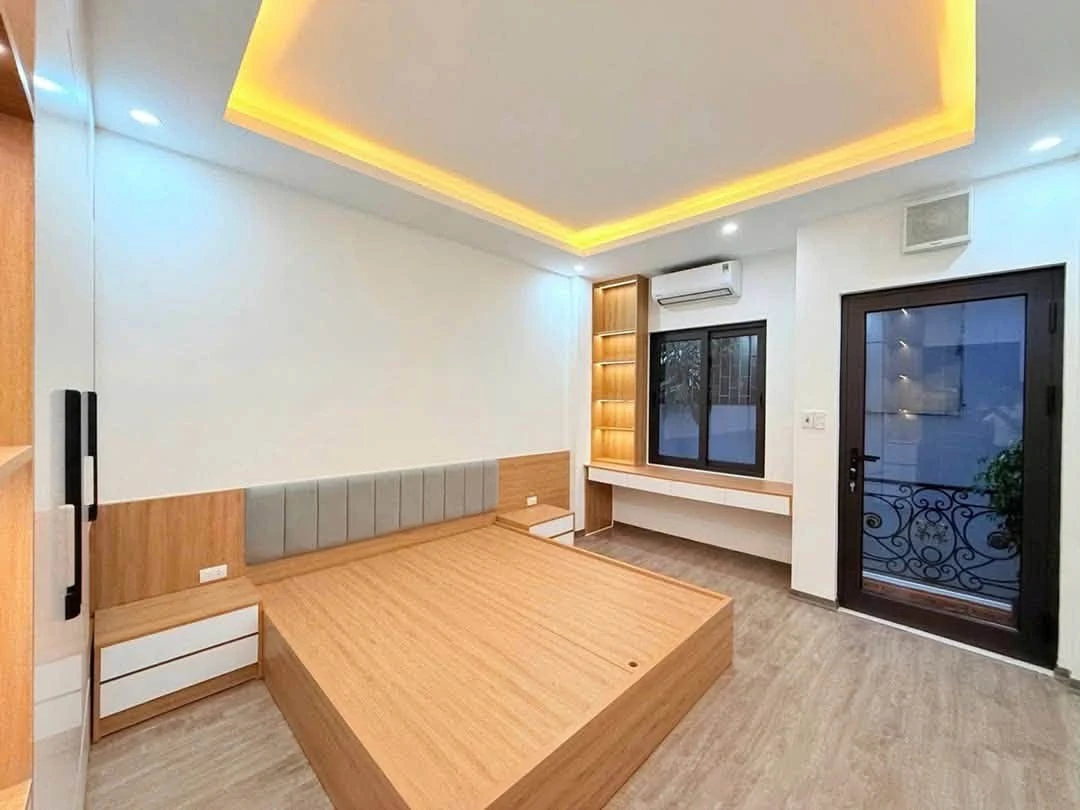 Nhà 5 tầng 1 tum 35m² giá 7,9 tỷ ngõ thông Hoàng Mai - Ảnh thu nhỏ 3
