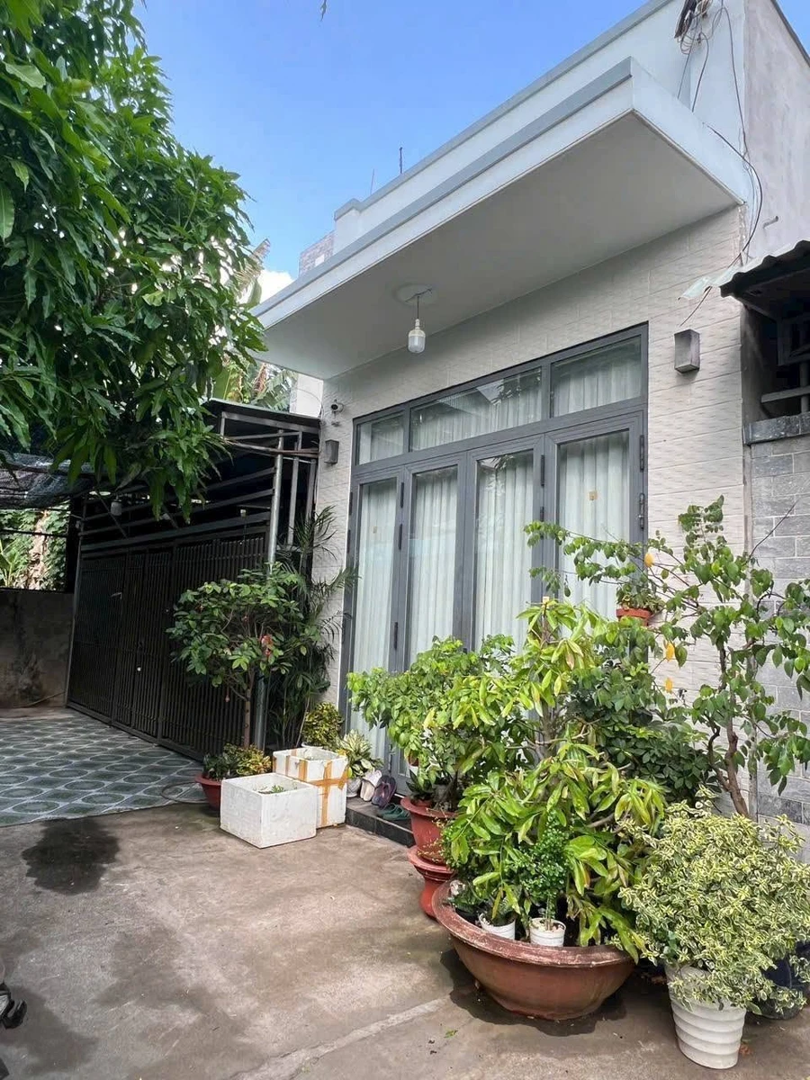 Bán nhà Bà Rịa 100m2 3 phòng ngủ 2.5 tỷ - Ảnh 1