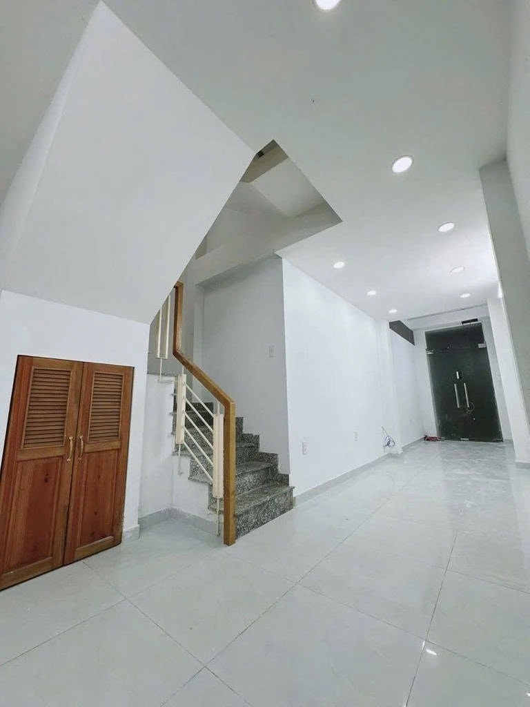 Bán nhà 35m2, 5 tầng 5 phòng ngủ gần Hàng Xanh Bình Thạnh - Ảnh thu nhỏ 2