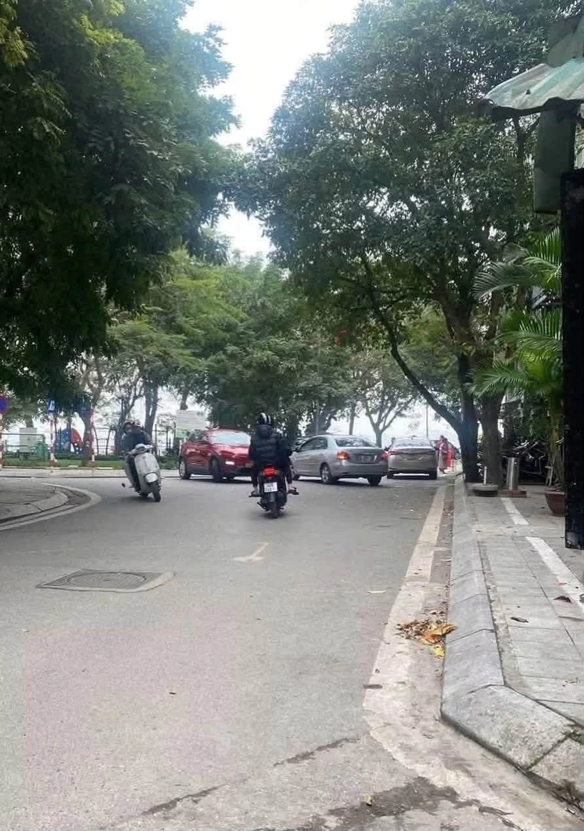 Bán biệt thự 104m2, 4 tầng, gần Hồ Tây, 65.8 tỷ - Ảnh 1