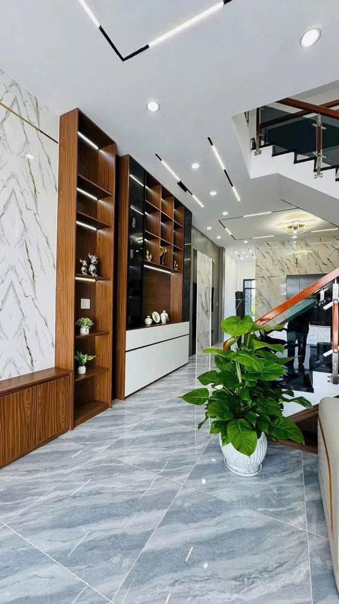 Bán nhà hiện đại 115m² gần chợ Bình Chánh, 3 PN 3 WC - Ảnh thu nhỏ 4