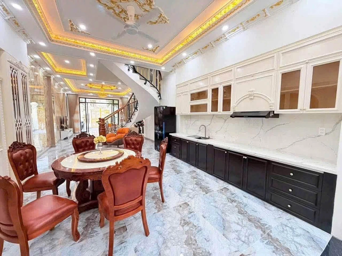 Bán nhà 3 tầng 5PN full nội thất 150m² Bình Dương 6,5 tỷ - Ảnh thu nhỏ 5
