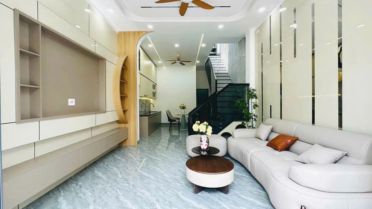 Bán nhà 1 trệt 1 lầu 4,2x15m, 3PN 2WC, hẻm ô tô KP3 Trảng Dài - Ảnh thu nhỏ 2