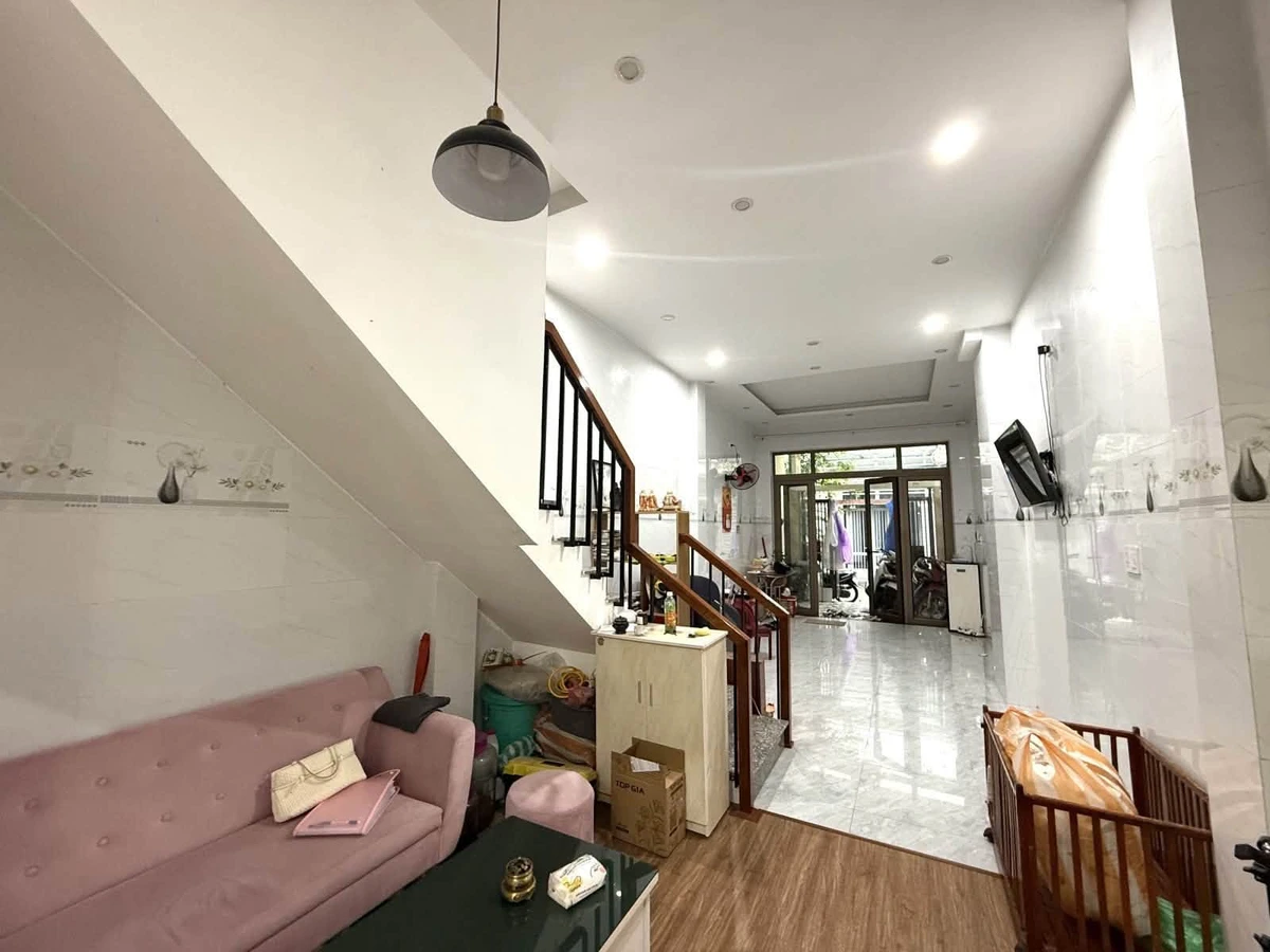 Bán nhà 3 tầng 70m2, 5 phòng ngủ, đường Dũng Sĩ Thanh Khê, Đà Nẵng, giá 4,9 tỷ - Ảnh thu nhỏ 2