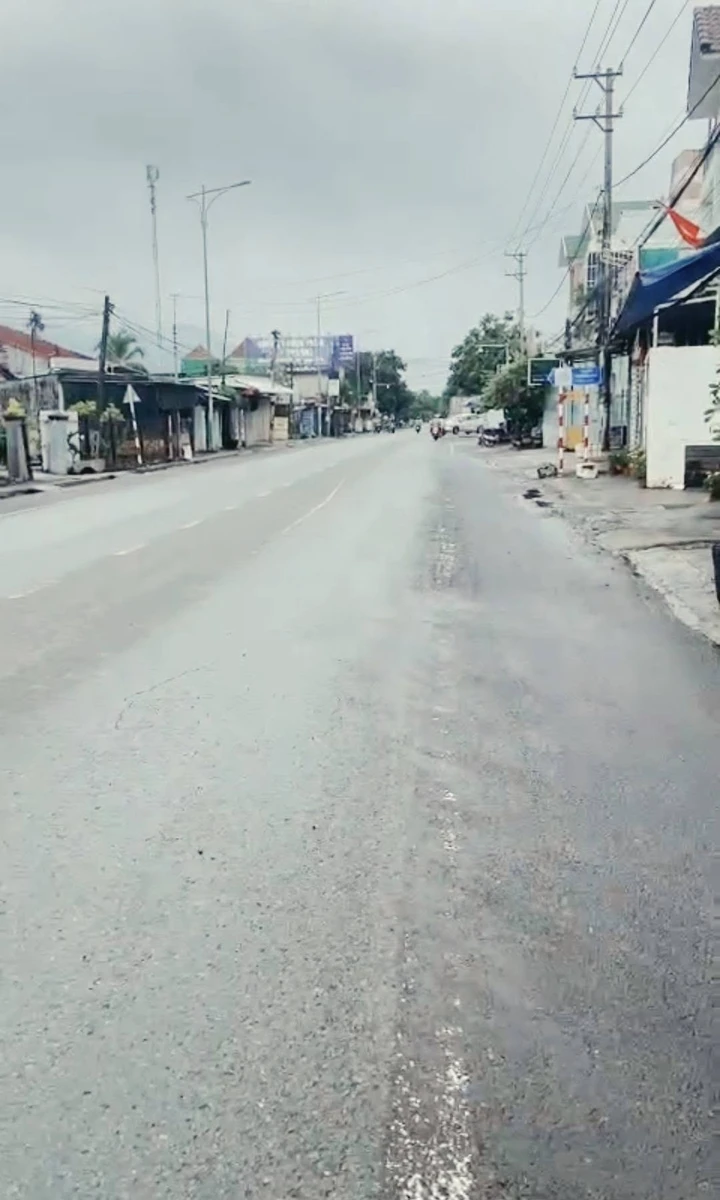 Bán nhà mặt tiền Đồng Khởi Diên Khánh 100m2, 3 phòng ngủ - Ảnh thu nhỏ 4