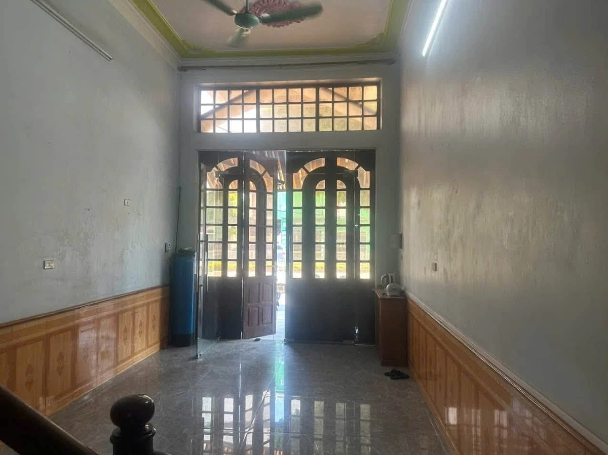 Bán nhà 3 tầng 63.7m² mặt đường 18, Quảng Ninh, 3.3 tỷ - Ảnh thu nhỏ 2