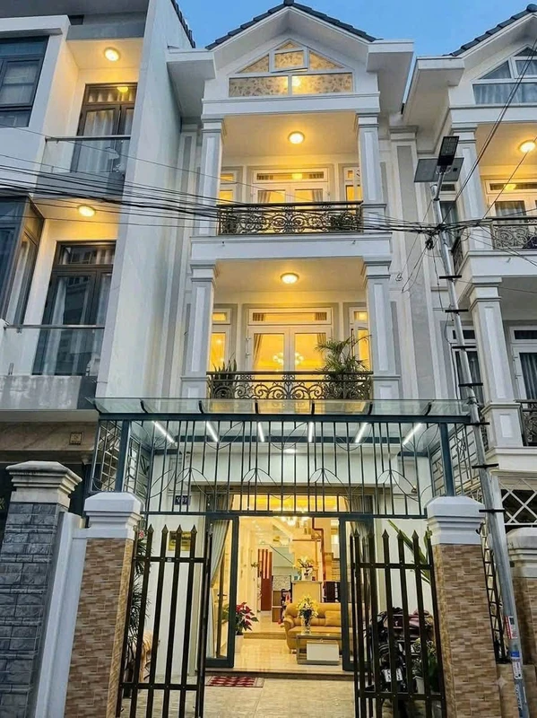 Bán nhà 3 tầng 4 phòng 335m² gần Đại học Đà Lạt 7.2 tỷ