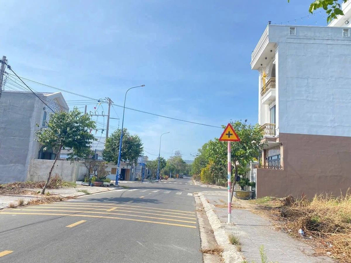 Bán đất Phạm Ngọc Thạch Phước Hải 100m2 giá 3tỷ650 - Ảnh thu nhỏ 2