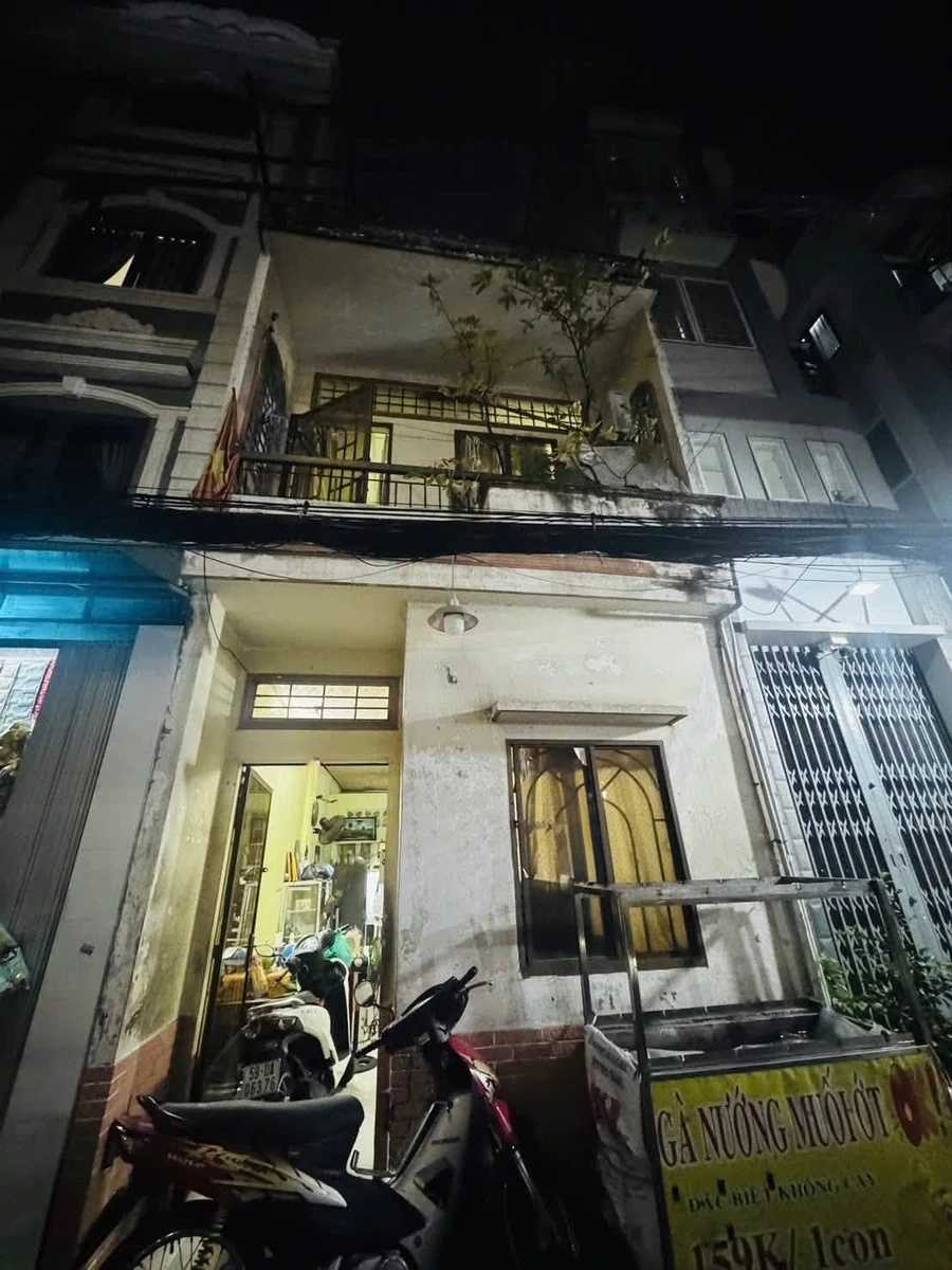 Bán nhà hẻm xe hơi đỗ cửa 29,1m² đường Nguyễn Ngọc Lộc, Quận 10 giá 6 tỷ - Ảnh 1