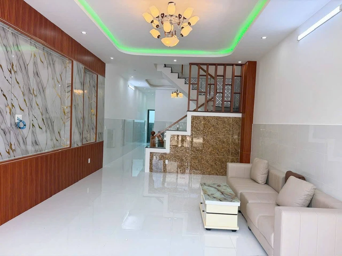 Bán nhà 1 trệt 1 lầu 95m2 đường Chu Văn An, Long Tâm, TP Bà Rịa, giá 4,2 tỷ - Ảnh thu nhỏ 2